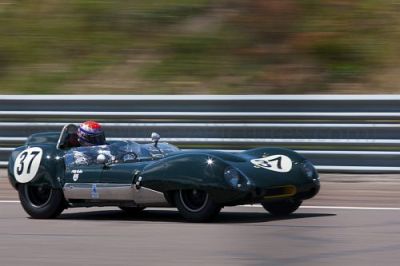 37 Lotus XV - P. Walker