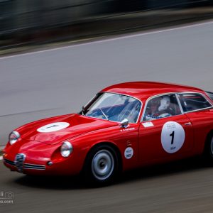 Voiture de course lors de SpaClassic en Belgique sur le circuit de Spa-Francorchamps